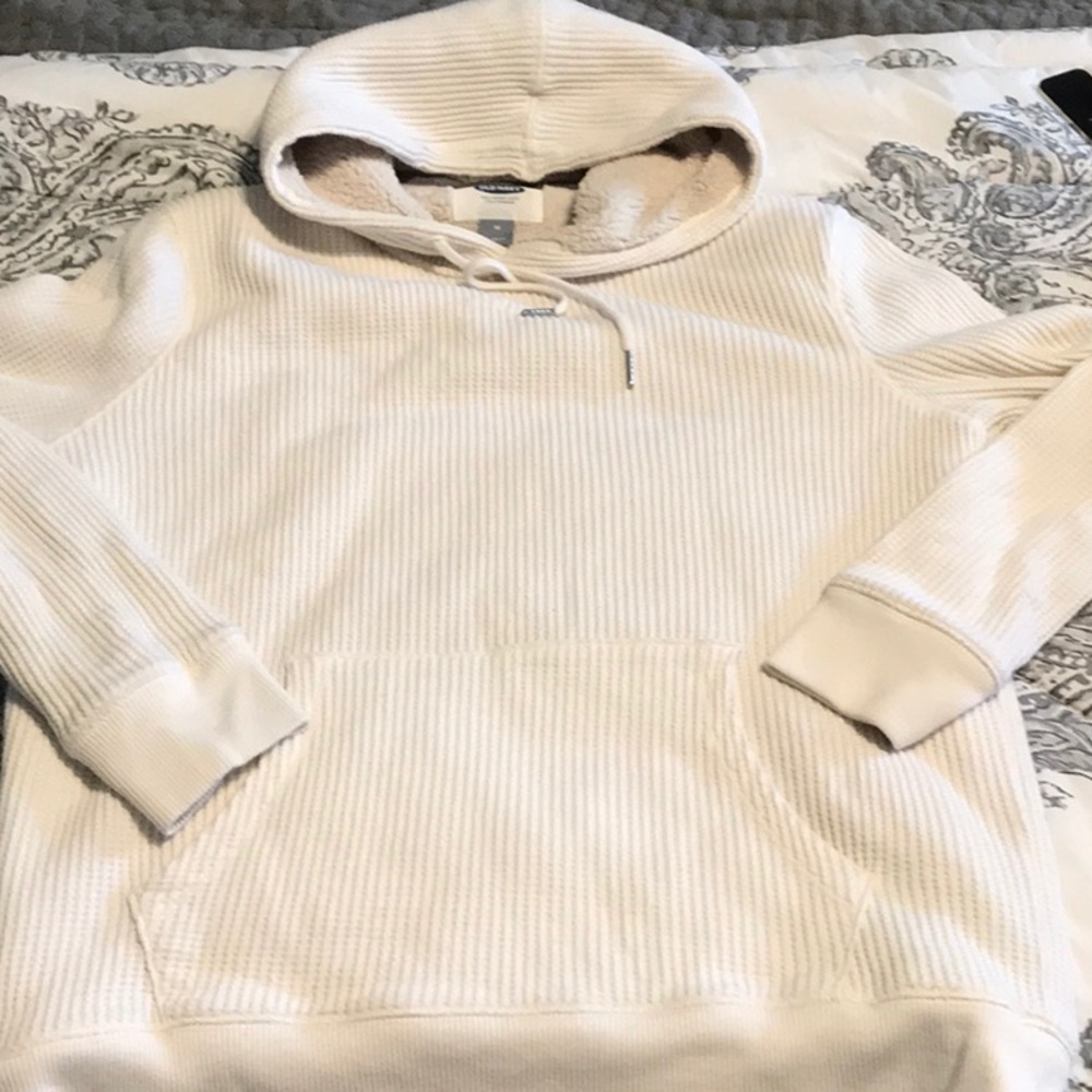 White knit Sherpa lined pullover!!